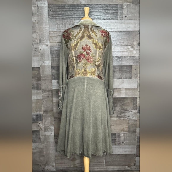Elegant French Terry Embroidered Floral coat - Picture 1 of 3